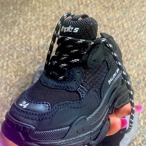 Balenciaga triple s sneaker